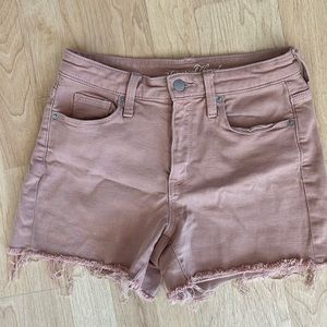Universal Thread women’s shorts.  Dusty rose color. Raw hem. Size 2/26.